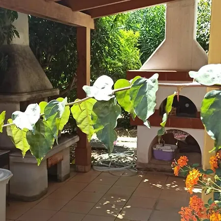 Charming House In With Private Garden Feriehus *