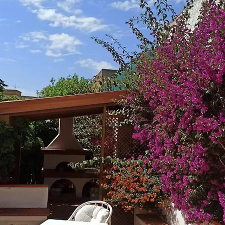 Charming House In With Private Garden Marsala