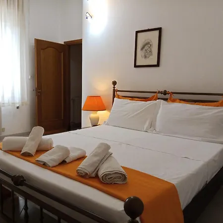 Charming House In With Private Garden Marsala