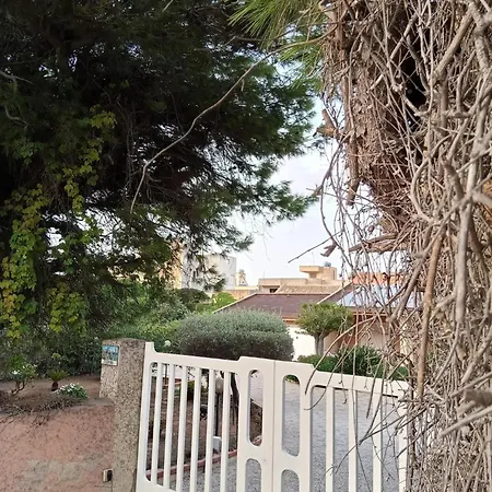Feriehus Charming House In With Private Garden