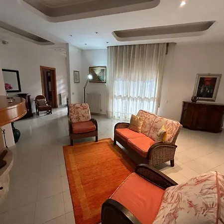 Feriehus Charming House In With Private Garden *
