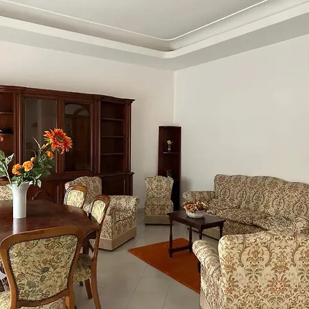 Feriehus Charming House In With Private Garden *