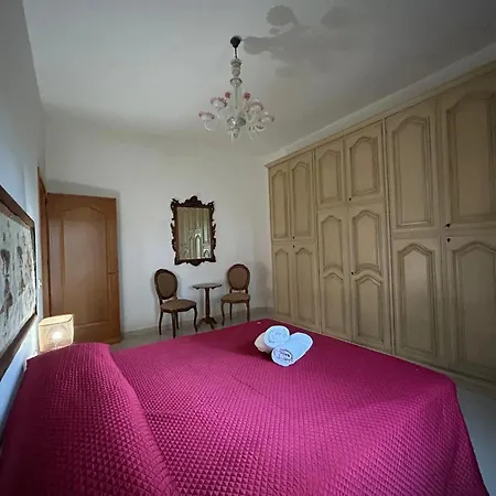 Dom wakacyjny Charming House In With Private Garden Marsala
