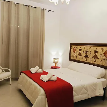 Dom wakacyjny Charming House In With Private Garden *