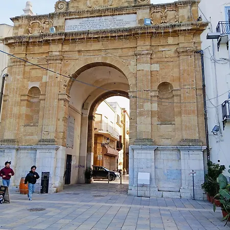 Charming House In With Private Garden * Marsala