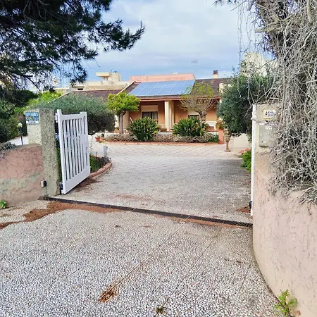 Charming House In With Private Garden Marsala